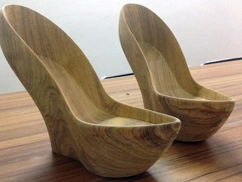 优质工艺品定制木质高跟鞋设计